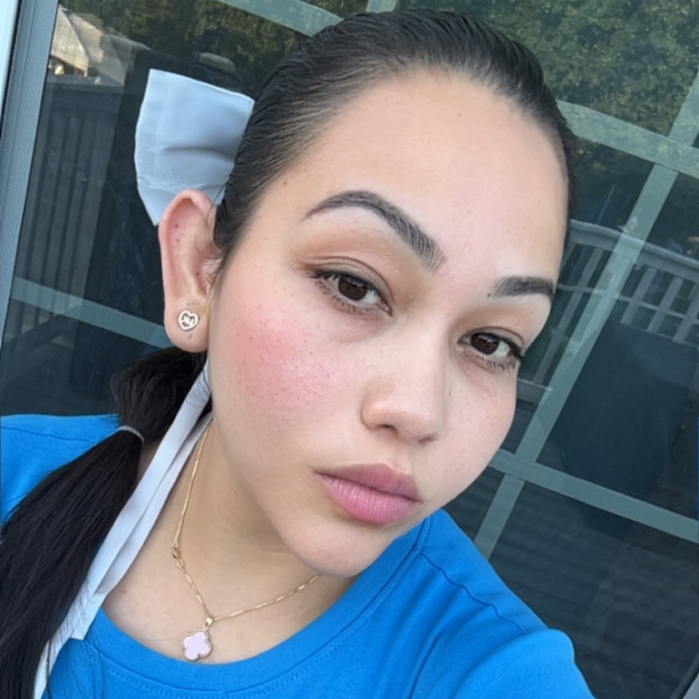 Meet your Posher, Vicky